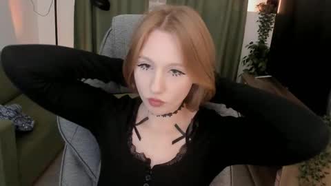 Daria Tate online show from April 22, 1:01 pm