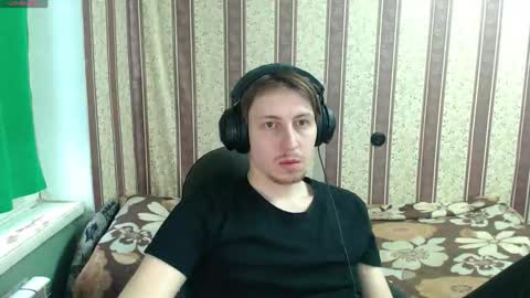 darienlarge online show from December 1, 9:36 am