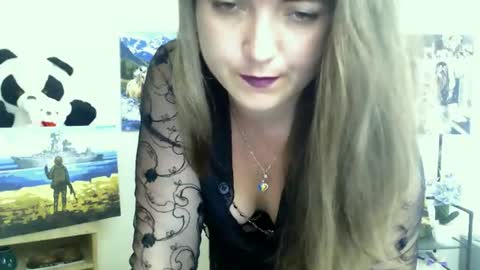 Snapshot of darina_m_ chatting on July 28, 11:17 am Darina online show from July 28, 11:17 am