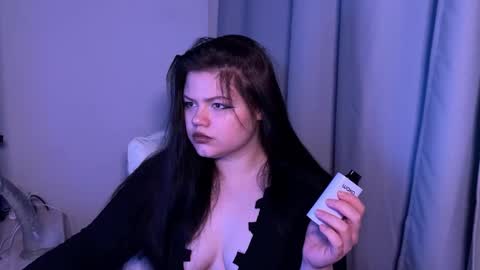 darina_wilsons online show from January 18, 9:02 am