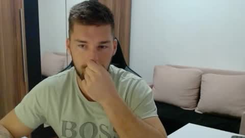 darius_94 online show from November 25, 5:40 am