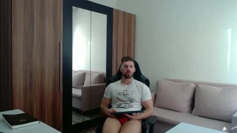 darius_94 online show from March 14, 6:52 am