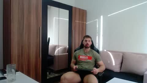 darius_94 online show from April 4, 5:16 am