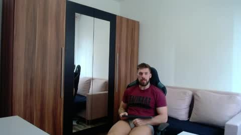 darius_94 online show from April 11, 5:45 am