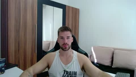darius_94 online show from June 26, 5:56 am