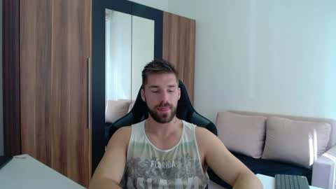 darius_94 online show from July 16, 7:14 am