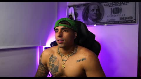 Darius Phoenix  online show from February 12, 10:56 am