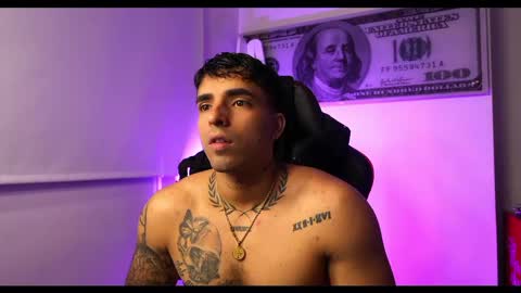 Darius Phoenix  online show from February 13, 4:00 am