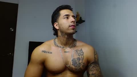 Darius Phoenix  online show from December 20, 6:26 pm