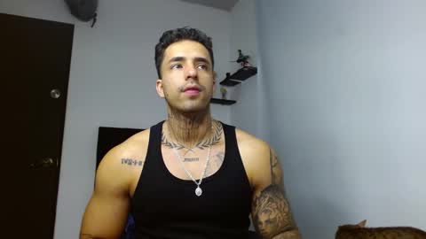 Darius Phoenix  online show from February 3, 9:31 pm