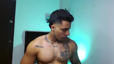 Darius Phoenix  online show from February 28, 10:00 pm