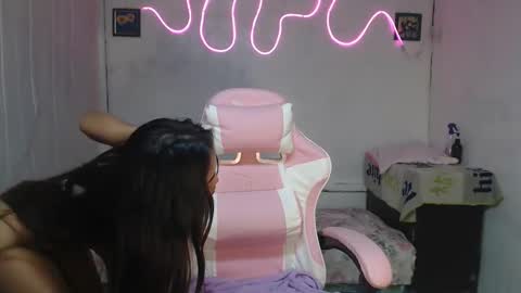 Snapshot of dark_angel143 chatting on September 24, 7:55 am dark_angel143 online show from September 24, 7:55 am