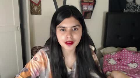 Snapshot of dark_angel_66 chatting on January 27, 3:47 am Moony online show from January 27, 3:47 am