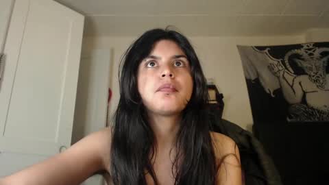 Snapshot of dark_angel_66 chatting on February 25, 7:09 am Moony online show from February 25, 7:09 am