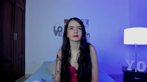 Snapshot of dark_angell77 chatting on November 5, 11:10 am dark_angell77 online show from November 5, 11:10 am