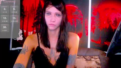 dark_briilliant online show from December 1, 2:22 pm