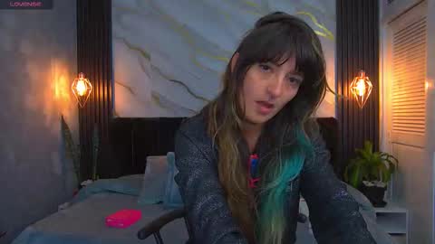 dark_dominika online show from March 19, 8:02 pm