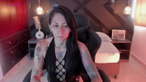 Snapshot of dark_gotica chatting on September 16, 7:04 pm M I K A E L A online show from September 16, 7:04 pm