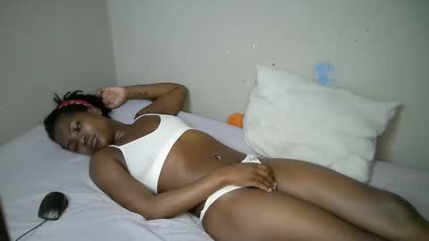 Snapshot of dark_lovly chatting on November 26, 10:27 am dark_lovly online show from November 26, 10:27 am