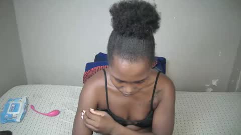 dark_lovly online show from February 28, 5:14 pm