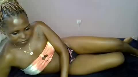 dark_petite_ online show from April 3, 8:45 am