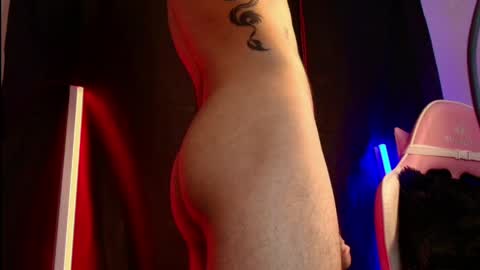 Snapshot of dark_rosse1 chatting on April 18, 10:43 pm rosse online show from April 18, 10:43 pm