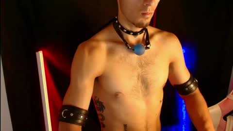 Snapshot of dark_rosse1 chatting on April 21, 2:37 am rosse online show from April 21, 2:37 am