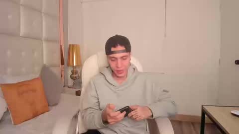 Snapshot of dark_sun333 chatting on September 10, 12:21 am dark_sun333 online show from September 10, 12:21 am