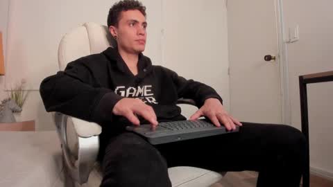 Snapshot of dark_sun333 chatting on September 11, 10:10 pm dark_sun333 online show from September 11, 10:10 pm