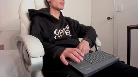 Snapshot of dark_sun333 chatting on September 14, 8:52 pm dark_sun333 online show from September 14, 8:52 pm