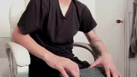 Snapshot of dark_sun333 chatting on September 16, 10:33 pm dark_sun333 online show from September 16, 10:33 pm