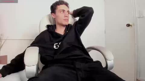 Snapshot of dark_sun333 chatting on September 23, 12:02 am dark_sun333 online show from September 23, 12:02 am