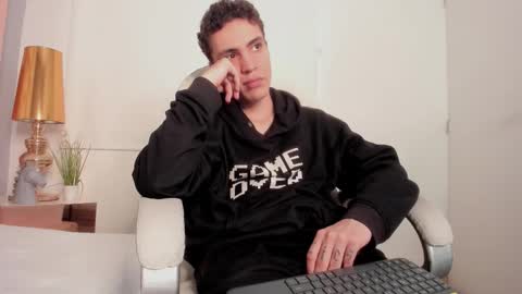 Snapshot of dark_sun333 chatting on September 30, 9:42 pm dark_sun333 online show from September 30, 9:42 pm