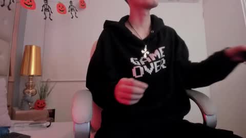 Snapshot of dark_sun333 chatting on October 25, 3:03 am dark_sun333 online show from October 25, 3:03 am