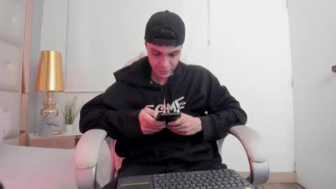 Snapshot of dark_sun333 chatting on November 22, 10:53 pm dark_sun333 online show from November 22, 10:53 pm