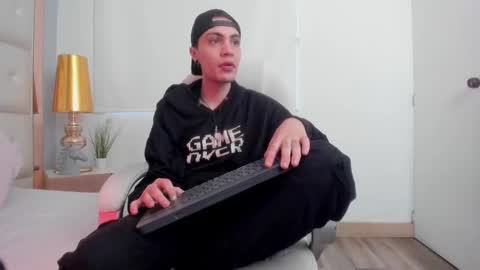 Snapshot of dark_sun333 chatting on November 23, 8:08 pm dark_sun333 online show from November 23, 8:08 pm