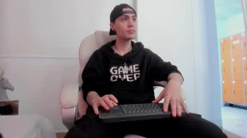 Snapshot of dark_sun333 chatting on November 30, 9:30 pm dark_sun333 online show from November 30, 9:30 pm