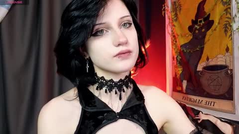 Snapshot of dark_vamp_ chatting on December 3, 9:01 pm Vamp  online show from December 3, 9:01 pm
