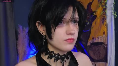 Snapshot of dark_vamp_ chatting on December 6, 8:51 pm Vamp  online show from December 6, 8:51 pm