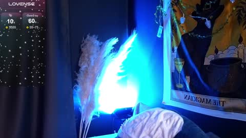 Snapshot of dark_vamp_ chatting on December 20, 1:25 am Vamp  online show from December 20, 1:25 am