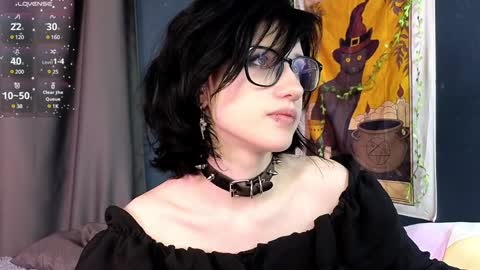 Snapshot of dark_vamp_ chatting on February 5, 6:37 pm Vamp  online show from February 5, 6:37 pm