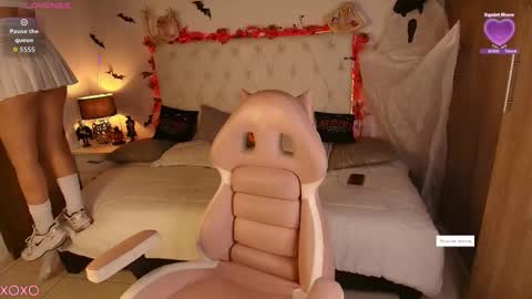 Snapshot of darkangelx_ chatting on October 17, 12:58 am Angel Darcy online show from October 17, 12:58 am