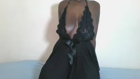 Snapshot of darkberry24 chatting on October 18, 10:27 am MELDA online show from October 18, 10:27 am