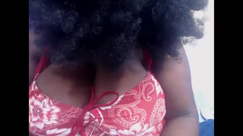 Snapshot of darkgiantmelanin chatting on May 6, 6:02 pm darkgiantmelanin online show from May 6, 6:02 pm