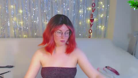 Kelly online show from December 21, 9:44 am