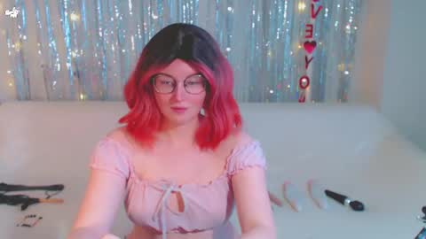 Kelly online show from February 8, 11:22 am