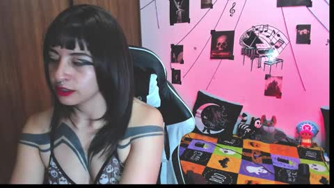 Snapshot of darkkittenuwu chatting on November 24, 8:52 pm Hi Im Yuri independent modelhelp me get my 111 hands upuwu online show from November 24, 8:52 pm