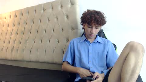 darkknightx01 online show from November 5, 1:38 am