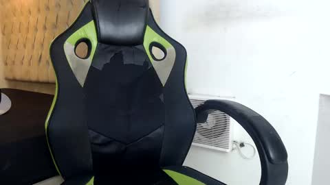 darkknightx01 online show from November 10, 10:25 am