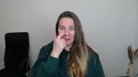 Anna online show from October 17, 3:36 pm